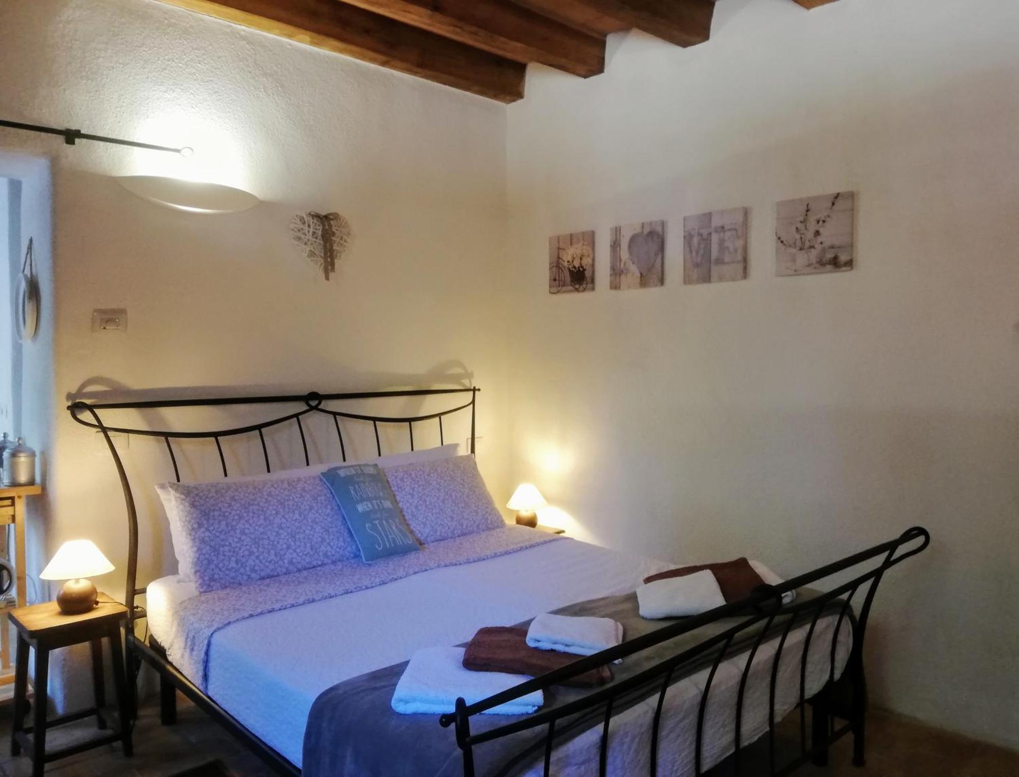 Le Ginestre Apartments أسيسي الغرفة الصورة